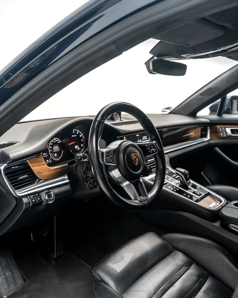 PORSCHE Panamera Turbo 2017 - photo 8 - Import Émirats | International Cars