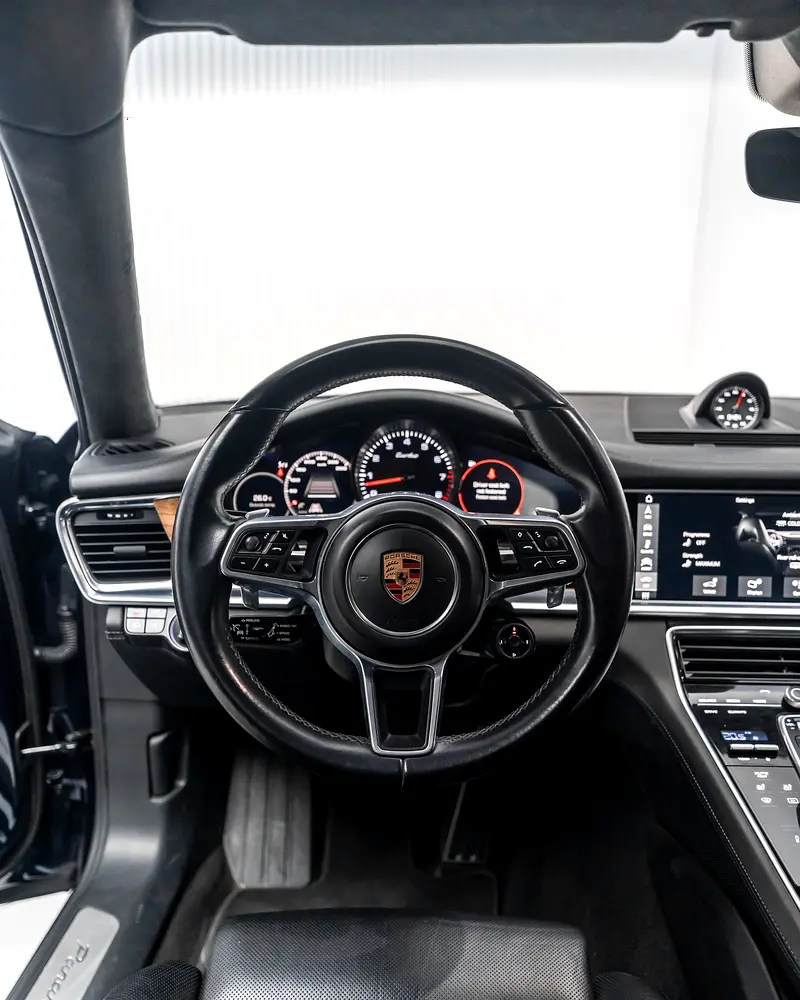 PORSCHE Panamera Turbo 2017 - photo 9 - Import Émirats | International Cars