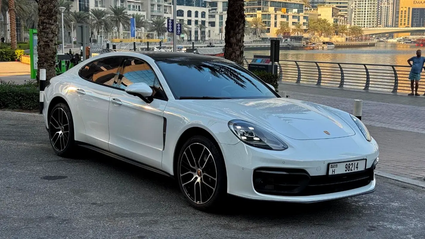 PORSCHE Panamera 4 Platinum Edition 2023