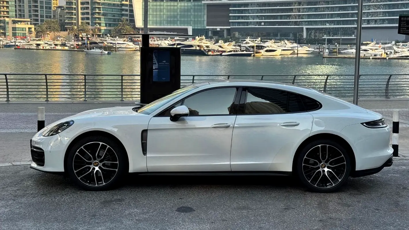 PORSCHE Panamera 4 Platinum Edition 2023 - photo 4 - Import Émirats | International Cars
