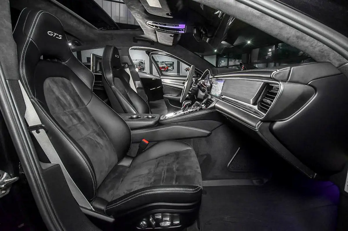 PORSCHE Panamera GTS 2019 - photo 11 - Import Émirats | International Cars