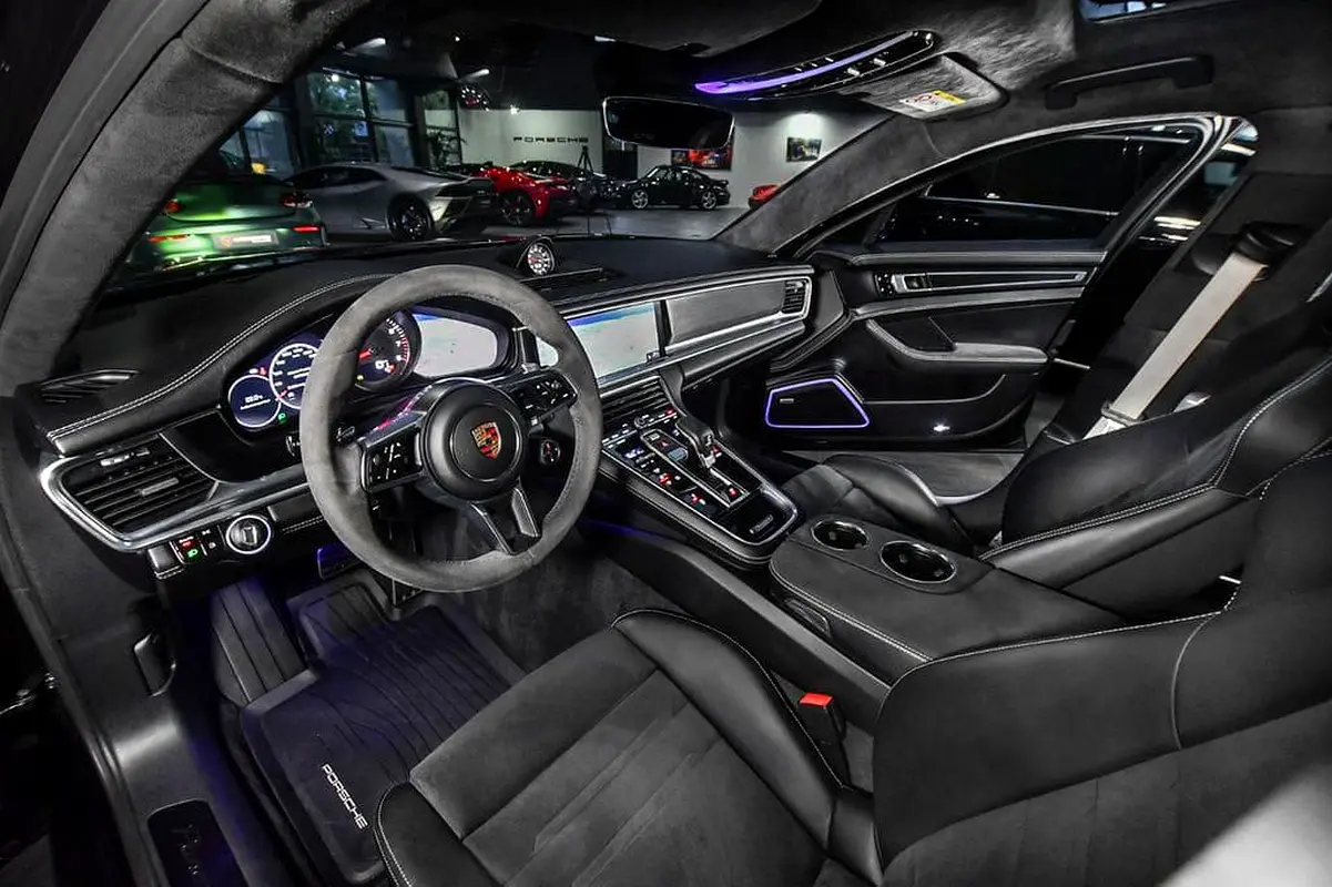 PORSCHE Panamera GTS 2019 - photo 7 - Import Émirats | International Cars