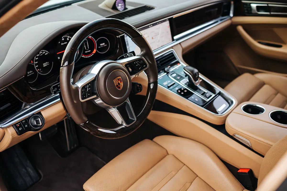 PORSCHE Panamera Turbo 2017 - photo 10 - Import Émirats | International Cars