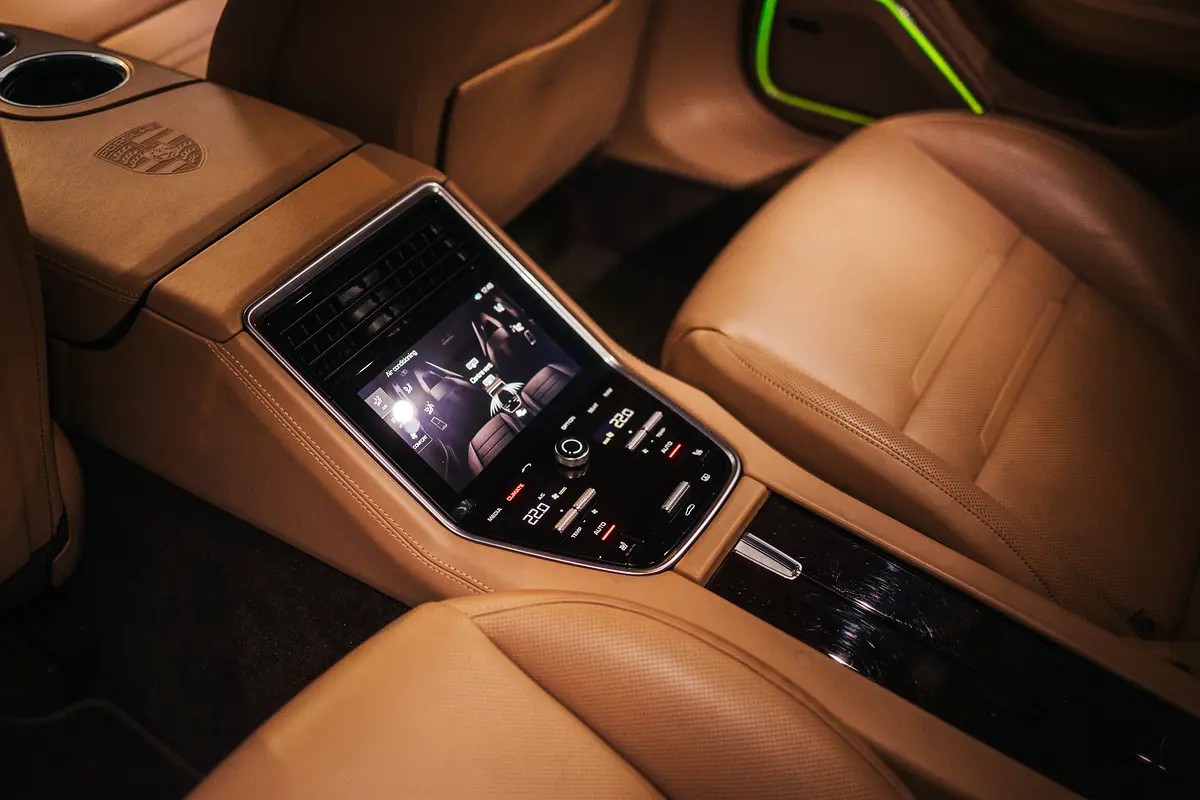 PORSCHE Panamera Turbo 2017 - photo 7 - Import Émirats | International Cars