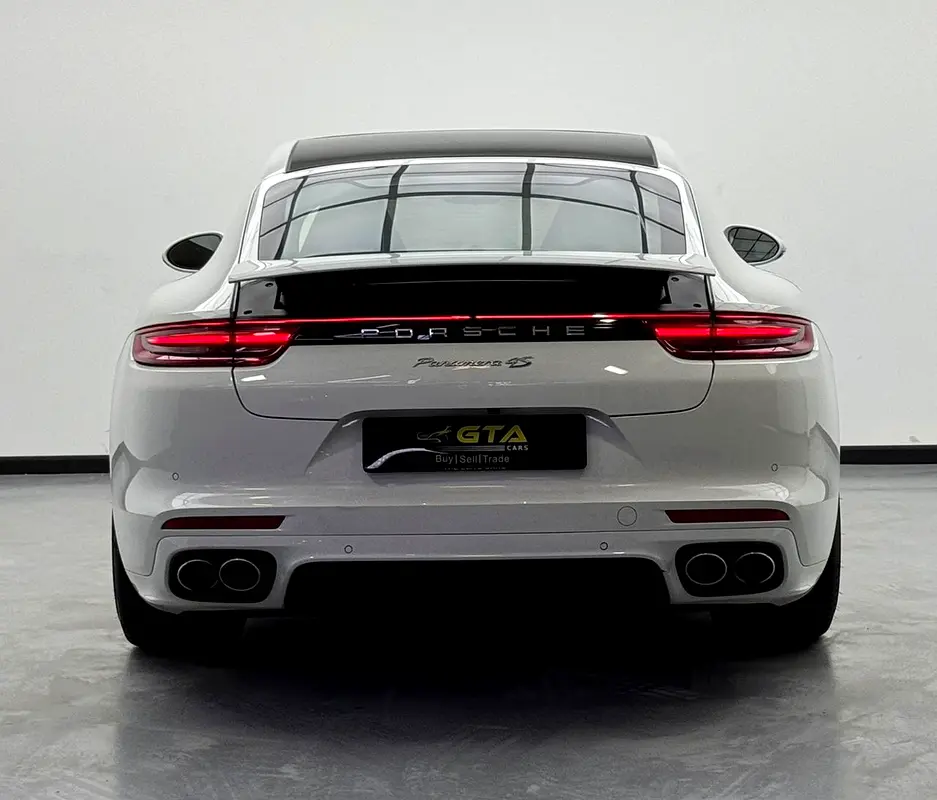 PORSCHE Panamera 4S 2018 - photo 5 - Import Émirats | International Cars