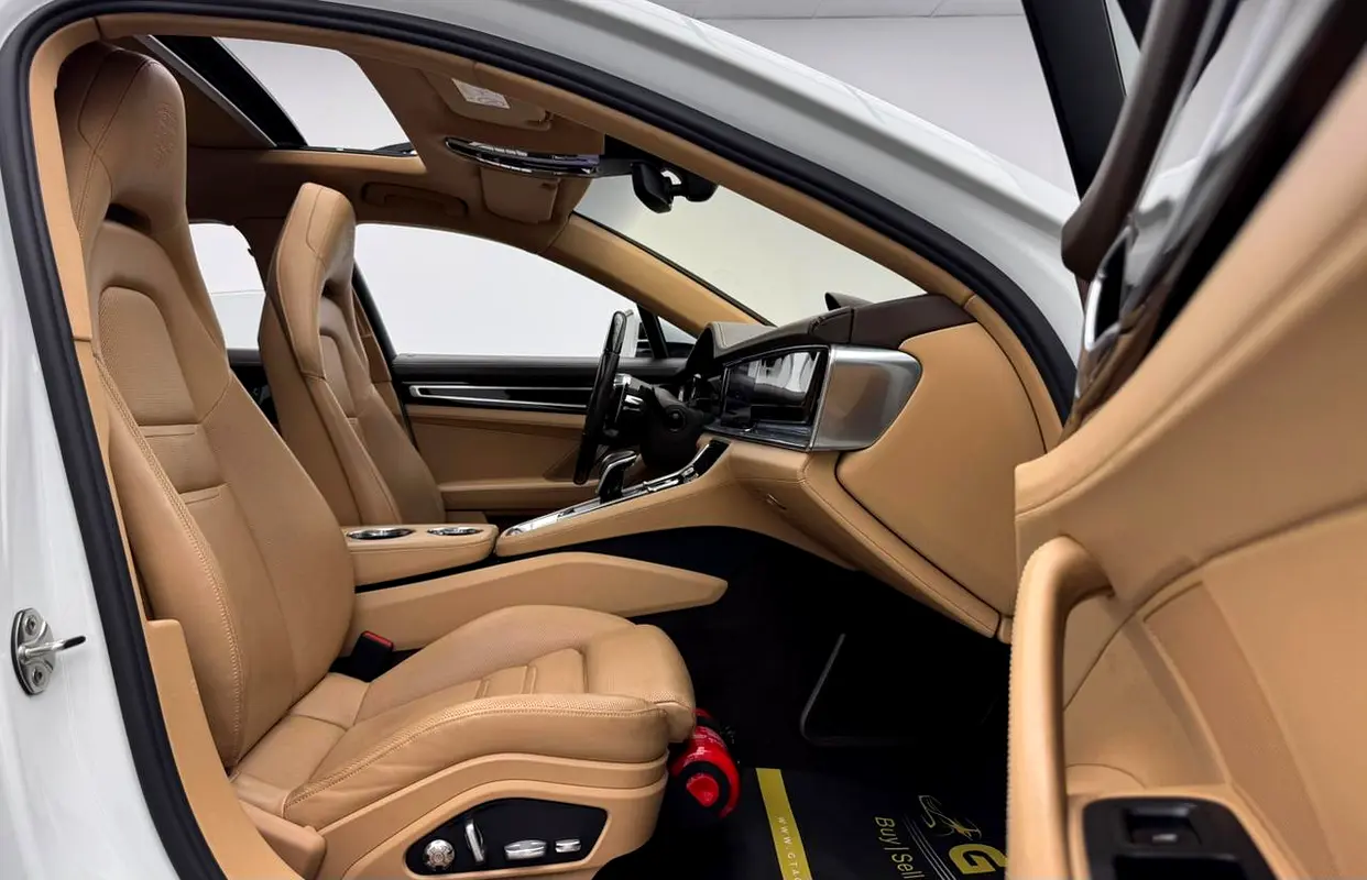 PORSCHE Panamera 4S 2018 - photo 9 - Import Émirats | International Cars