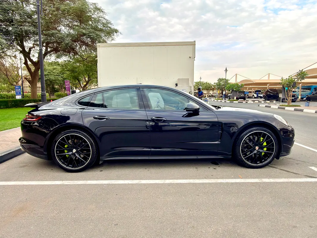 PORSCHE Panamera Standard 2017 - photo 6 - Import Émirats | International Cars