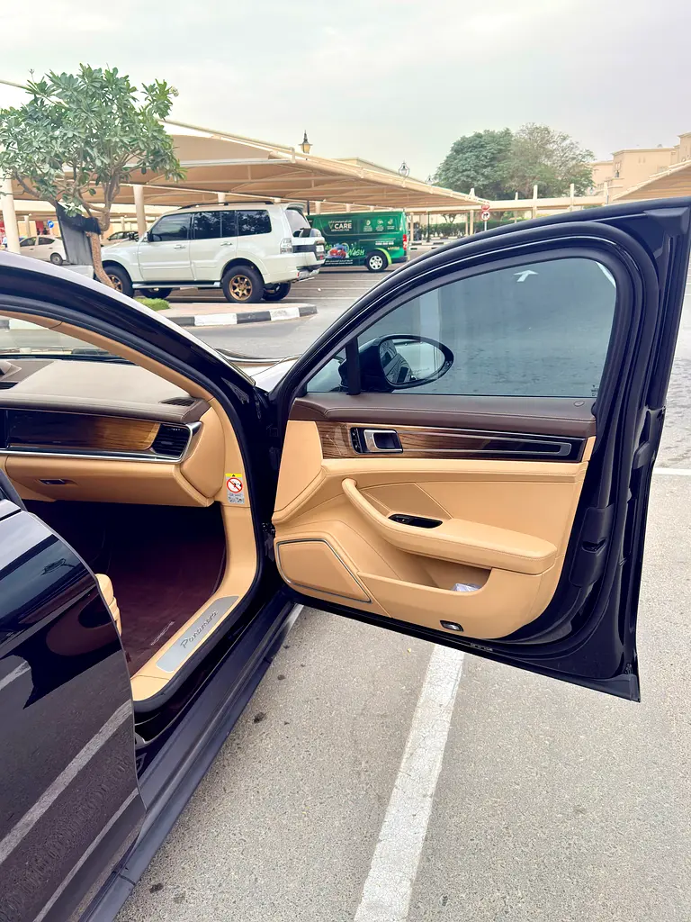 PORSCHE Panamera Standard 2017 - photo 9 - Import Émirats | International Cars