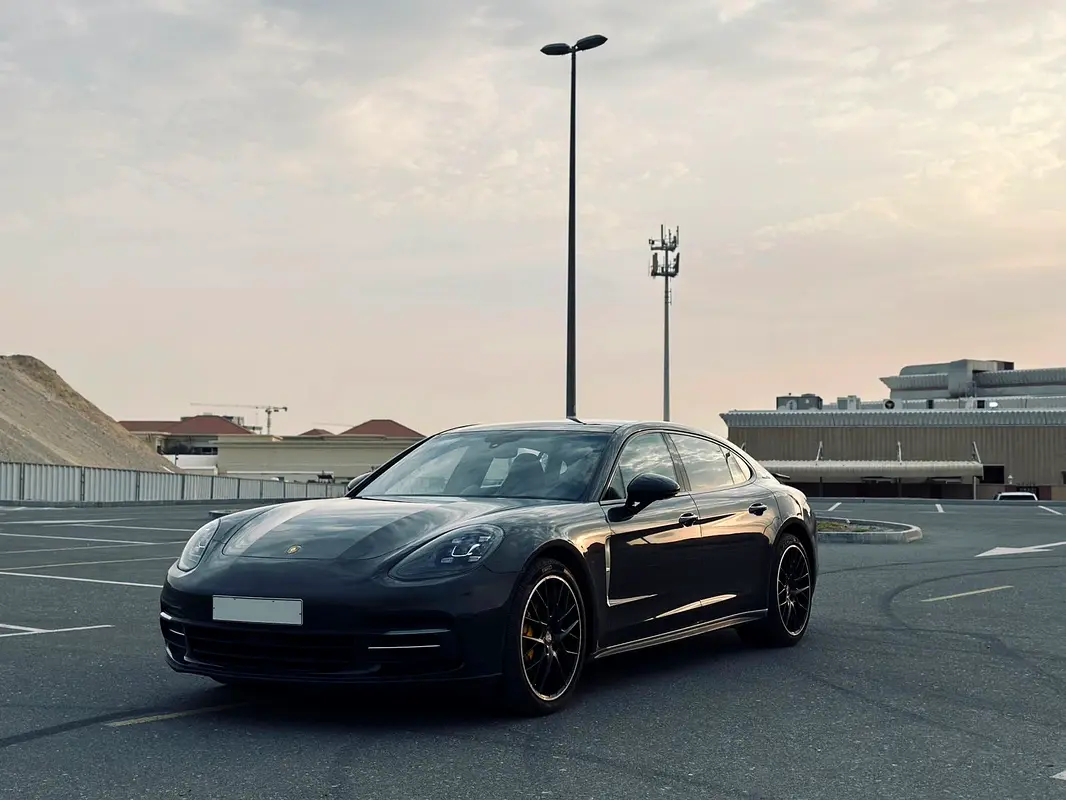 PORSCHE Panamera Standard 2019