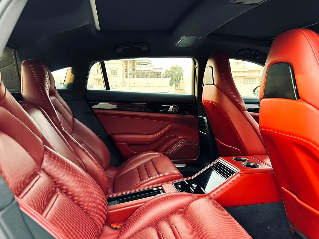 PORSCHE Panamera Standard 2019 - photo 11 - Import Émirats | International Cars