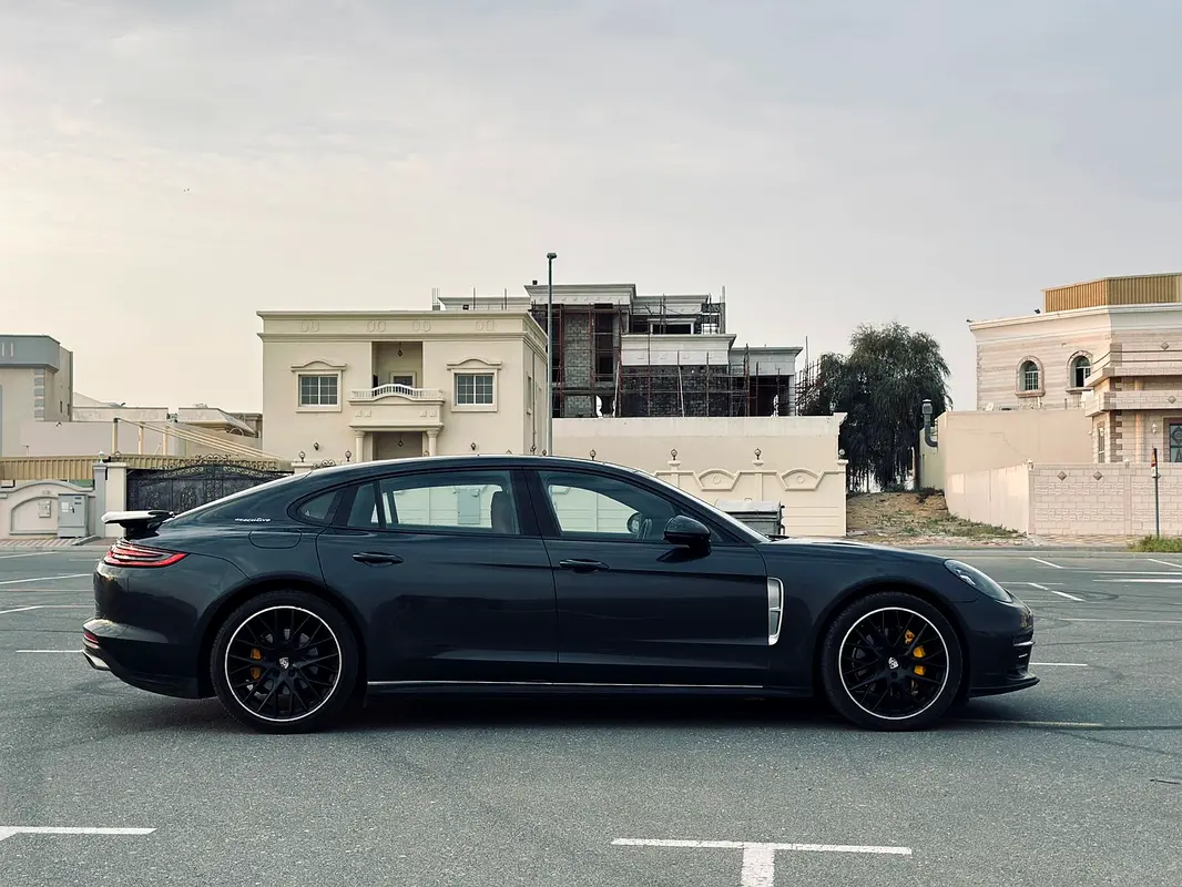 PORSCHE Panamera Standard 2019 - photo 5 - Import Émirats | International Cars