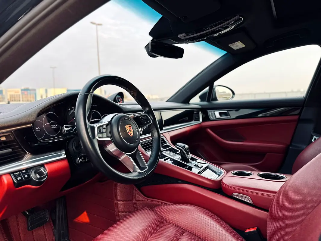 PORSCHE Panamera Standard 2019 - photo 8 - Import Émirats | International Cars