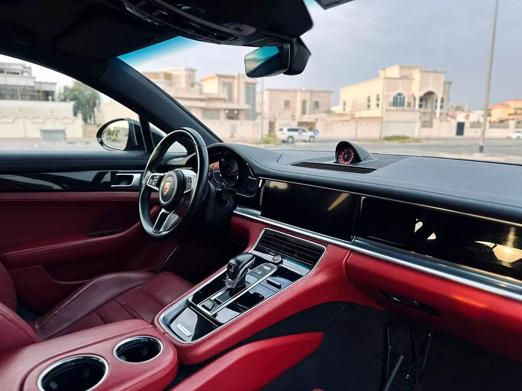 PORSCHE Panamera Standard 2019 - photo 9 - Import Émirats | International Cars