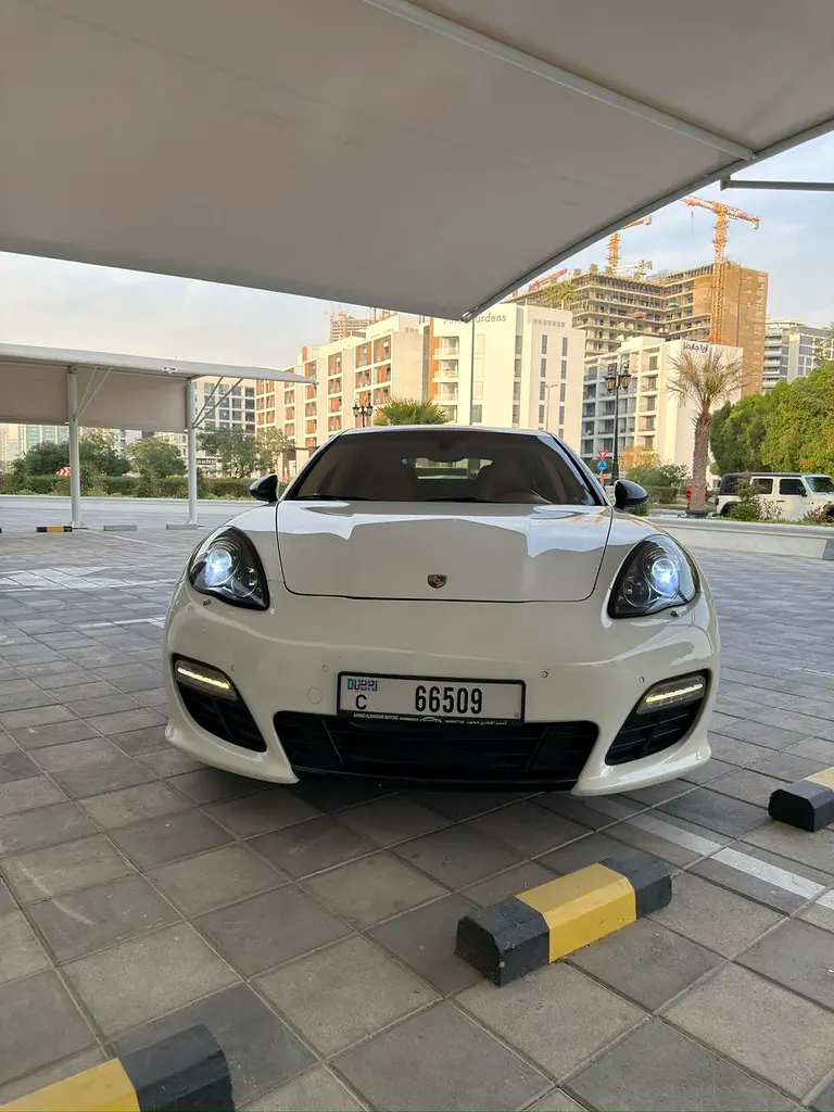 PORSCHE Panamera 4S 2012