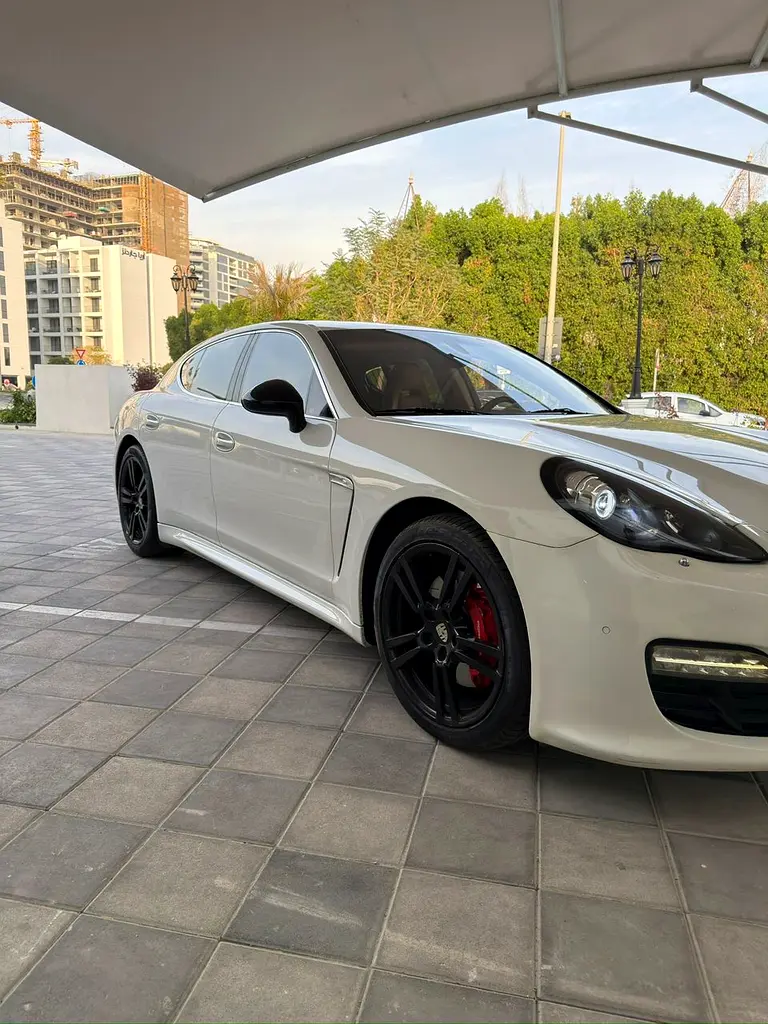 PORSCHE Panamera 4S 2012 - photo 3 - Import Émirats | International Cars