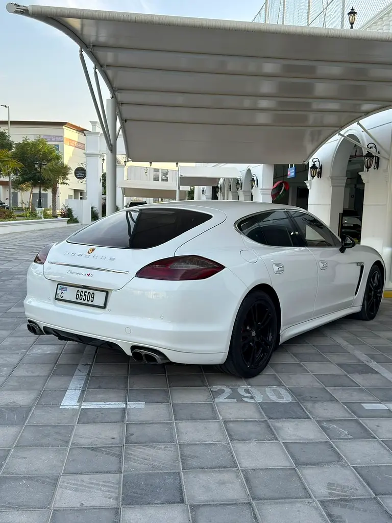 PORSCHE Panamera 4S 2012 - photo 4 - Import Émirats | International Cars