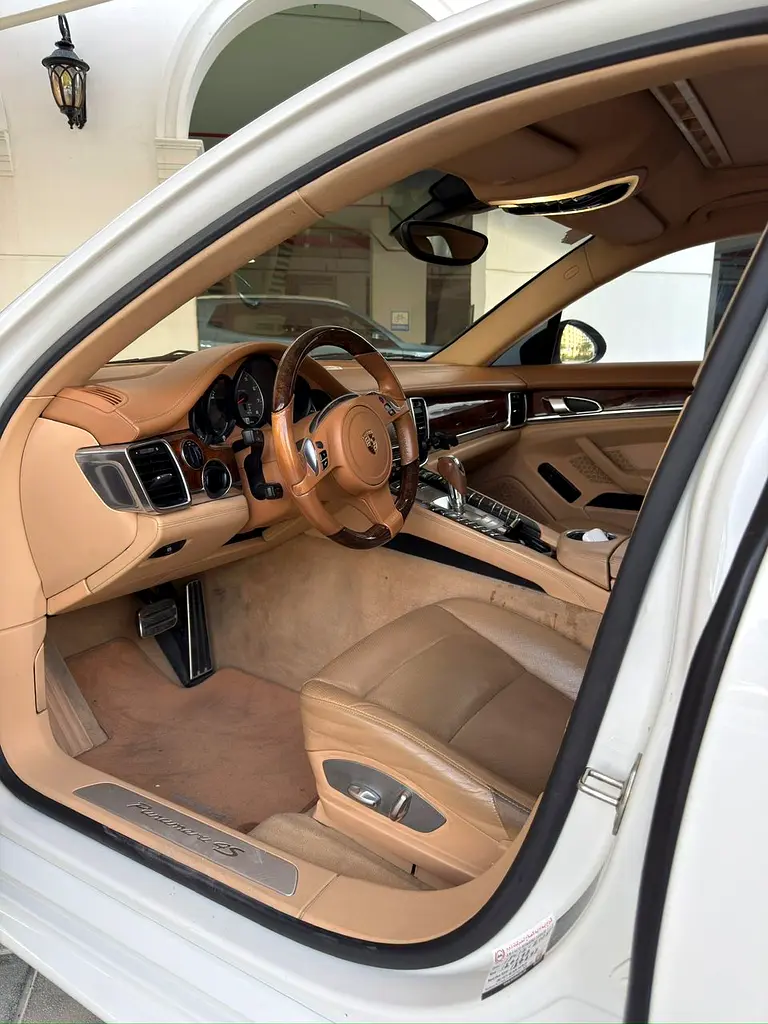 PORSCHE Panamera 4S 2012 - photo 8 - Import Émirats | International Cars