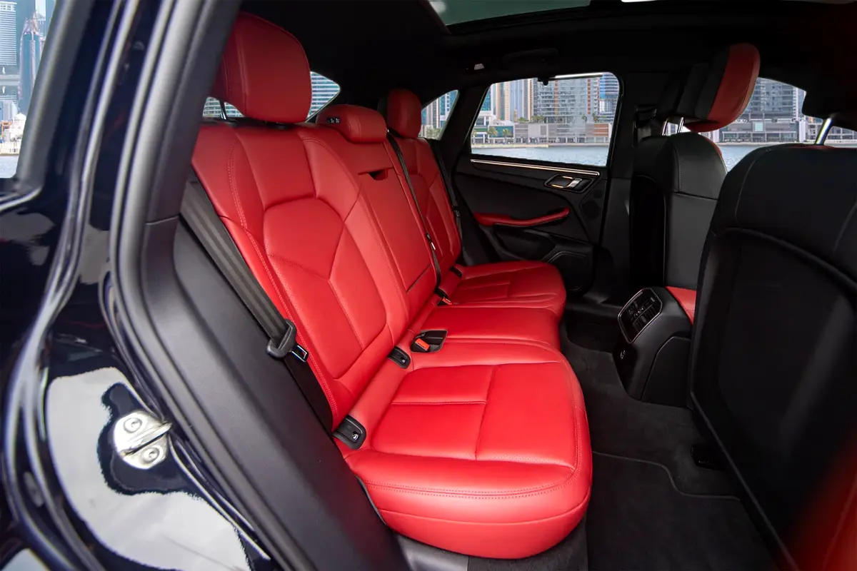 PORSCHE Macan Standard 2023 - photo 10 - Import Émirats | International Cars