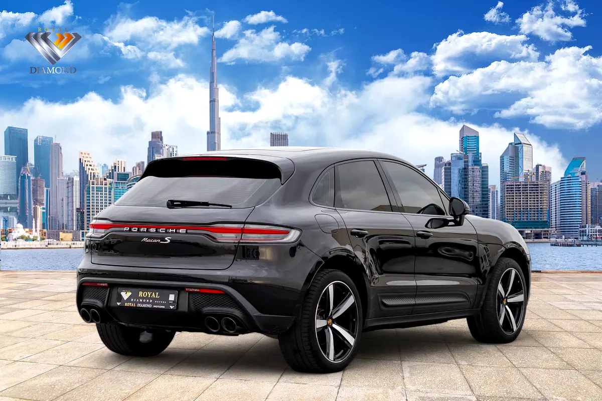 PORSCHE Macan Standard 2023 - photo 5 - Import Émirats | International Cars