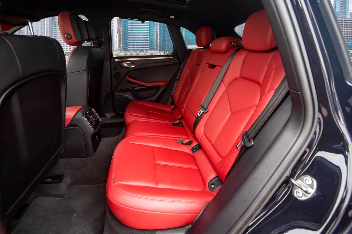 PORSCHE Macan Standard 2023 - photo 9 - Import Émirats | International Cars