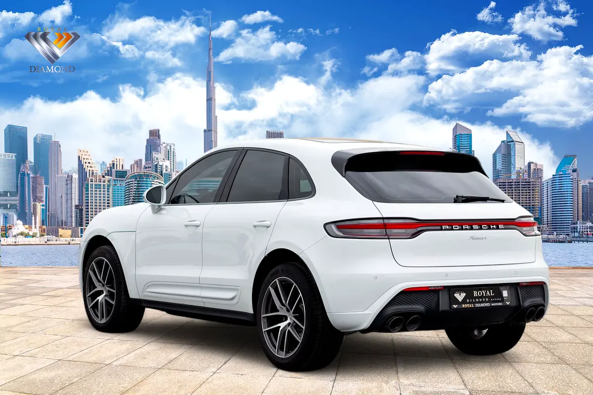 PORSCHE Macan Standard 2023 - photo 3 - Import Émirats | International Cars