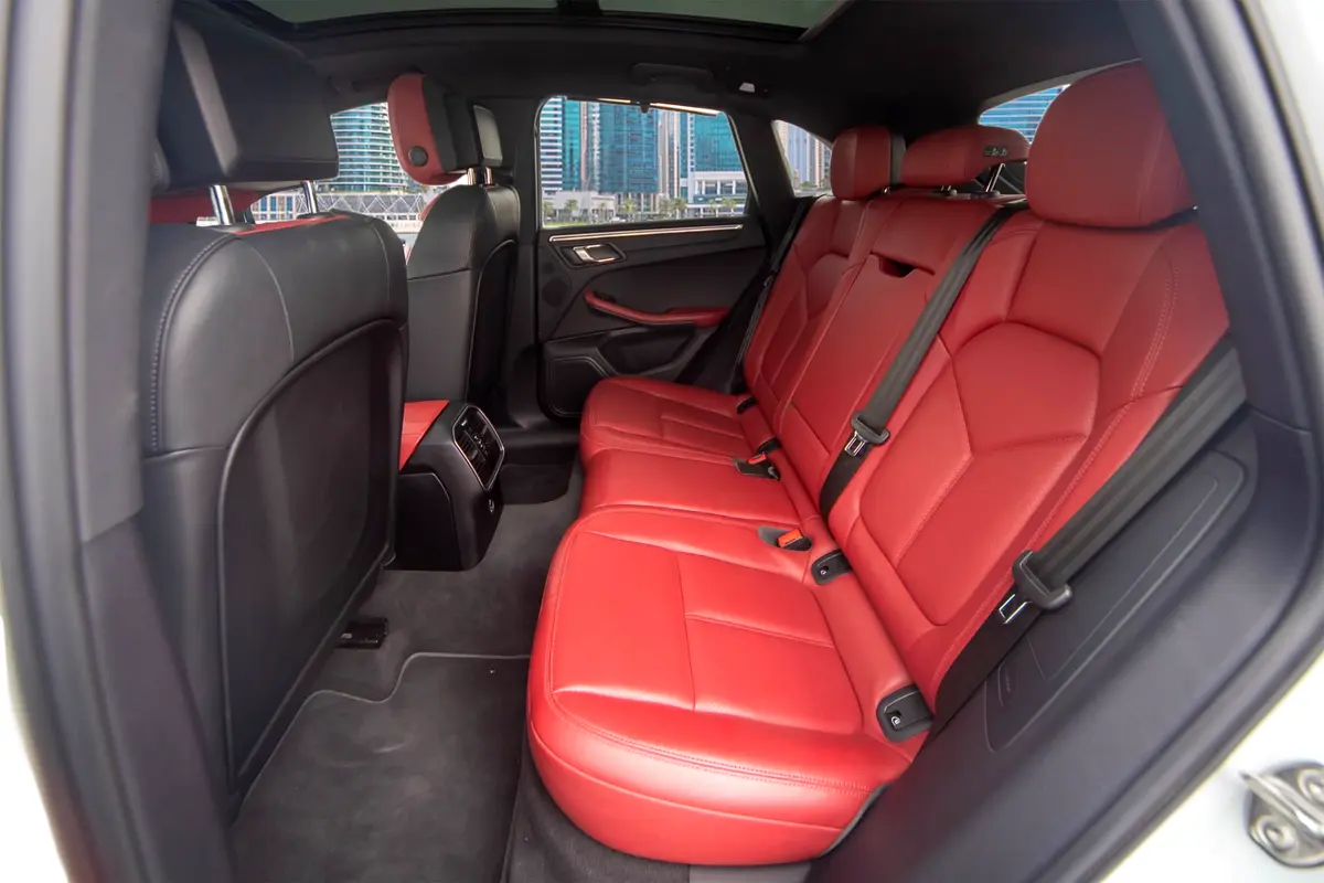 PORSCHE Macan Standard 2023 - photo 9 - Import Émirats | International Cars