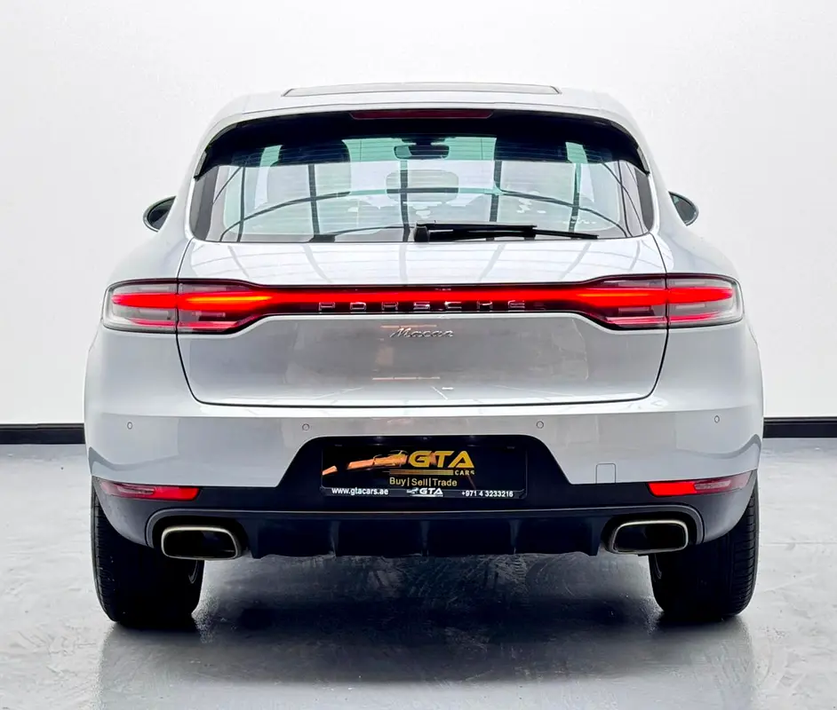 PORSCHE Macan Standard 2021 - photo 5 - Import Émirats | International Cars