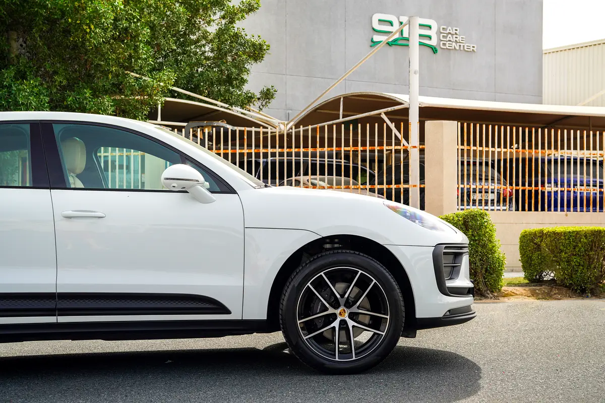 PORSCHE Macan Standard 2022 - photo 4 - Import Émirats | International Cars