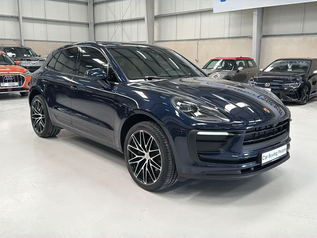 PORSCHE Macan Standard 2022