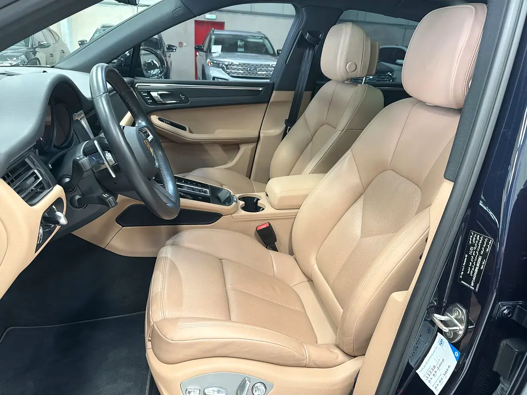 PORSCHE Macan Standard 2022 - photo 11 - Import Émirats | International Cars