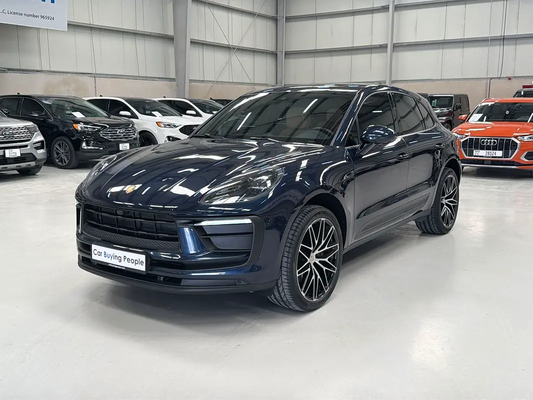 PORSCHE Macan Standard 2022 - photo 3 - Import Émirats | International Cars