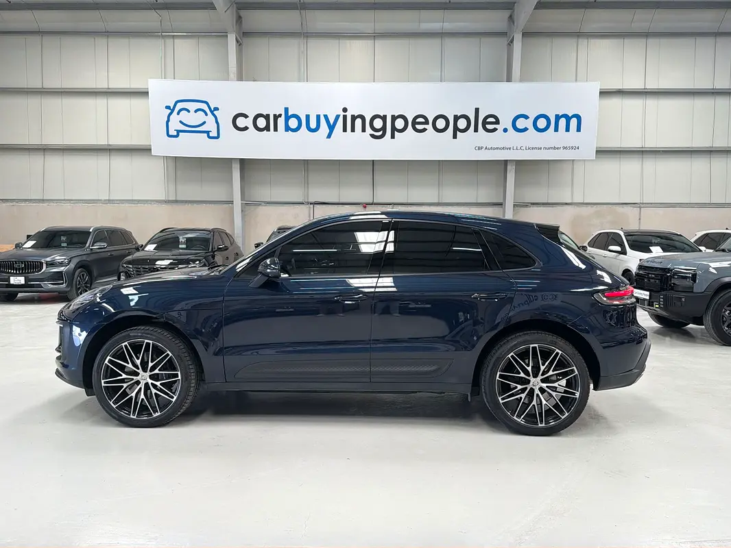 PORSCHE Macan Standard 2022 - photo 4 - Import Émirats | International Cars