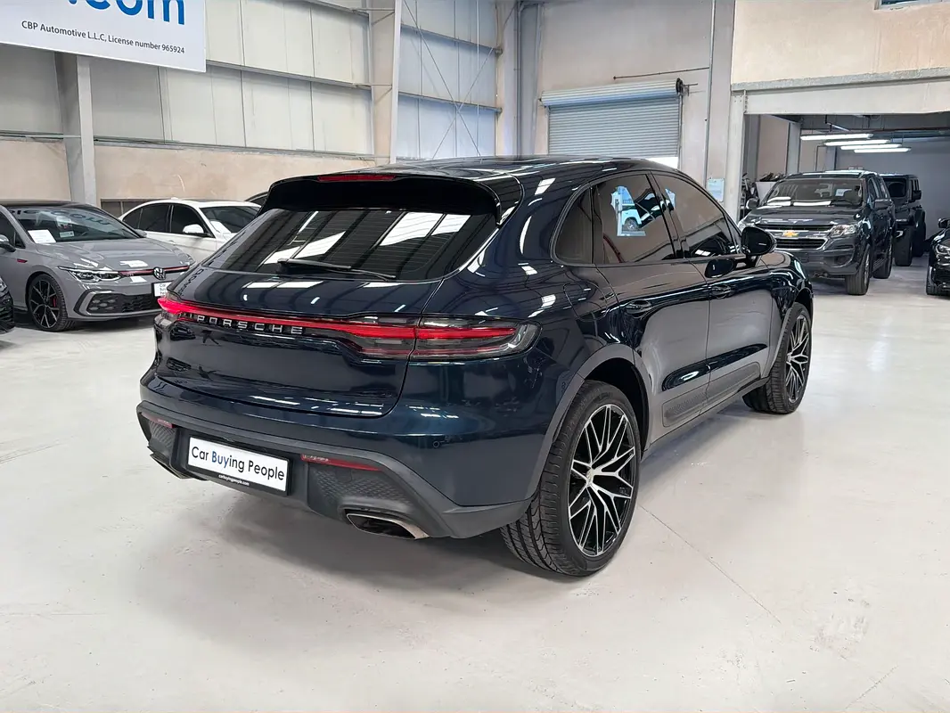 PORSCHE Macan Standard 2022 - photo 7 - Import Émirats | International Cars