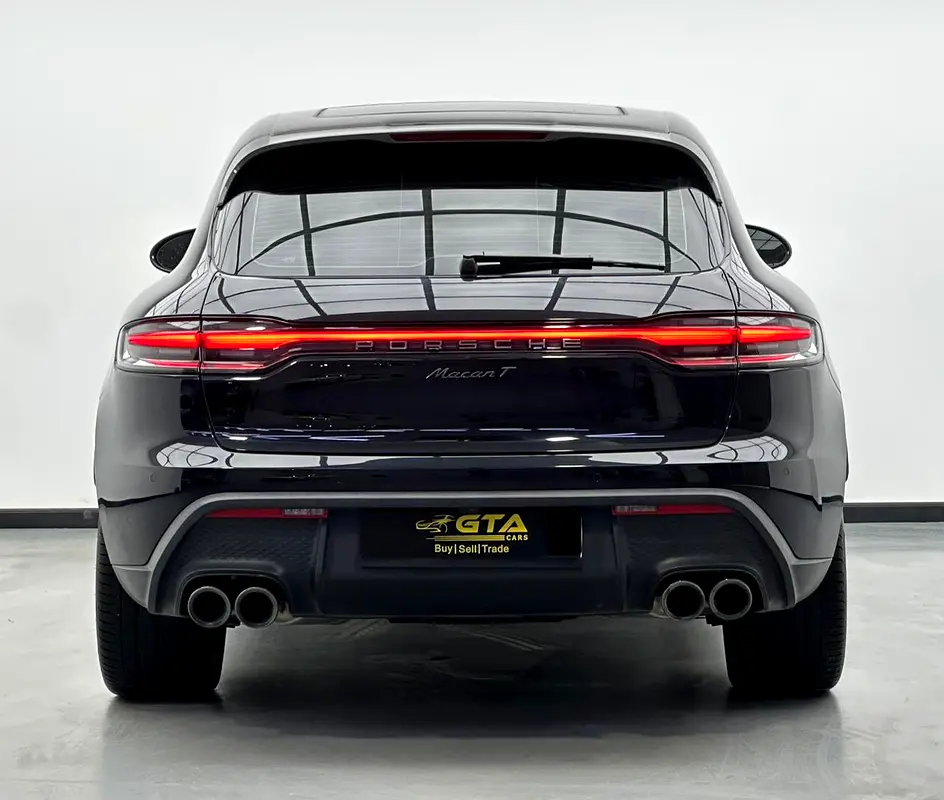 PORSCHE Macan T 2023 - photo 5 - Import Émirats | International Cars