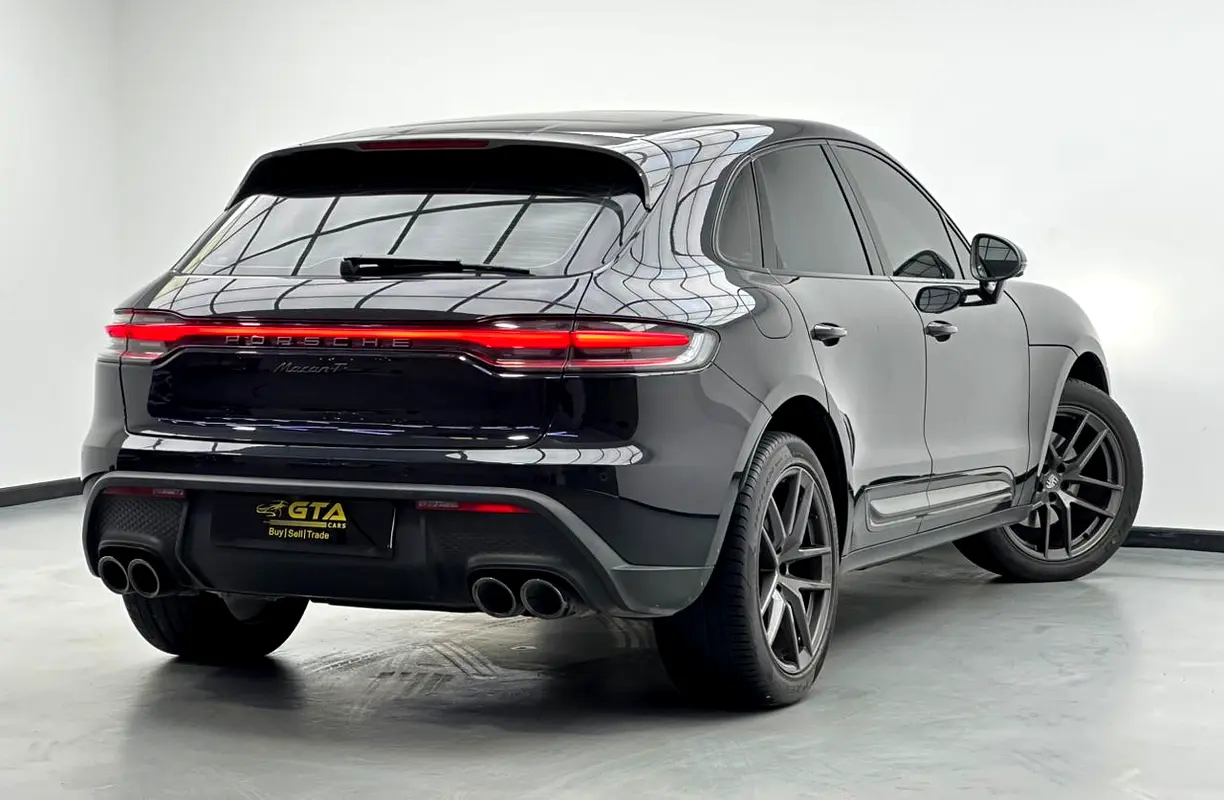 PORSCHE Macan T 2023 - photo 6 - Import Émirats | International Cars