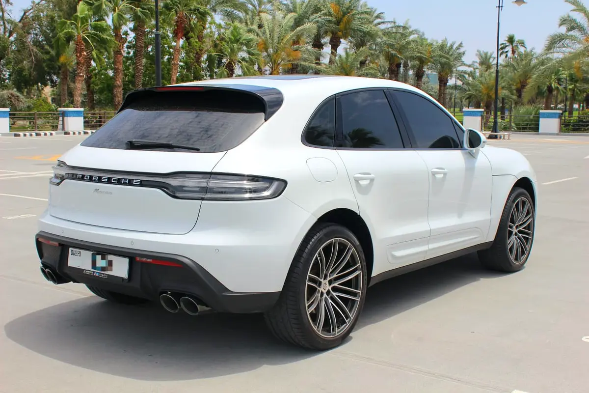 PORSCHE Macan T 2024 - photo 2 - Import Émirats | International Cars