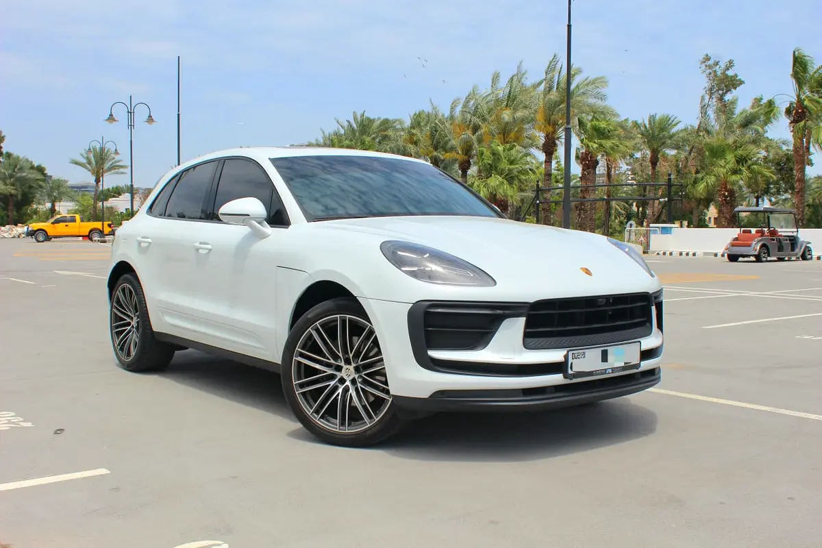 PORSCHE Macan T 2024 - photo 3 - Import Émirats | International Cars