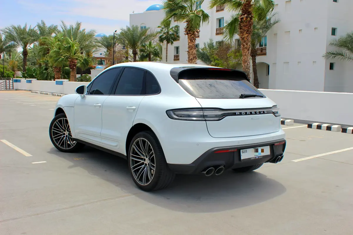 PORSCHE Macan T 2024 - photo 4 - Import Émirats | International Cars