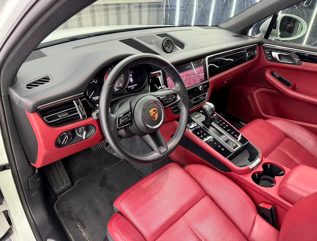 PORSCHE Macan S 2024 - photo 10 - Import Émirats | International Cars