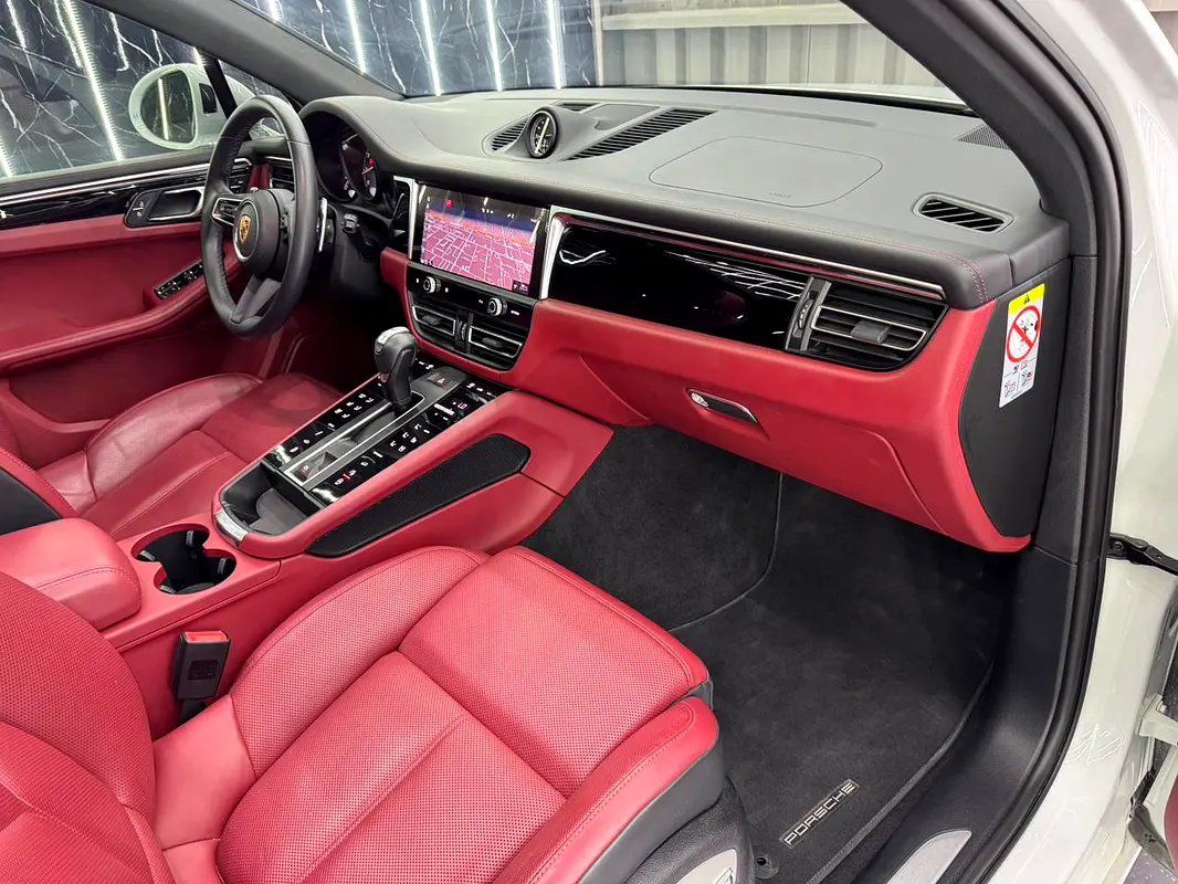 PORSCHE Macan S 2024 - photo 11 - Import Émirats | International Cars