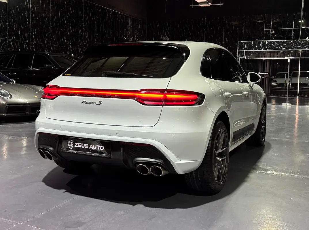 PORSCHE Macan S 2024 - photo 5 - Import Émirats | International Cars
