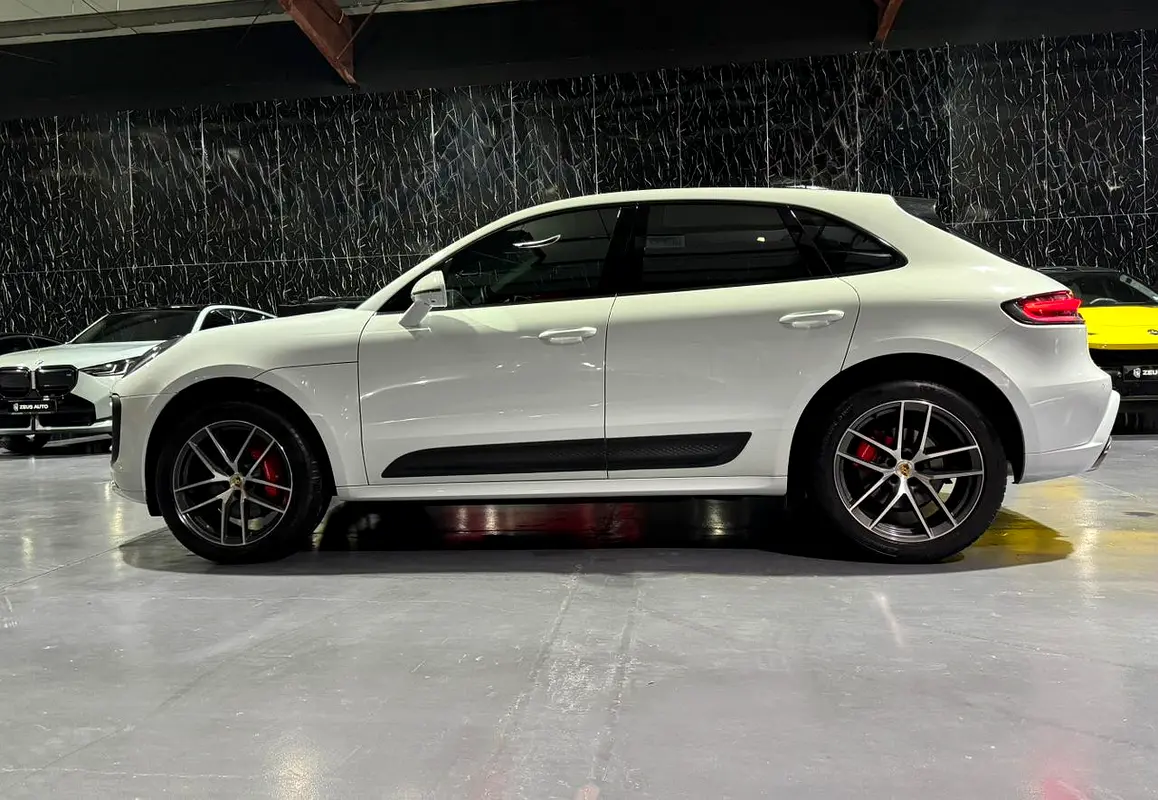 PORSCHE Macan S 2024 - photo 8 - Import Émirats | International Cars