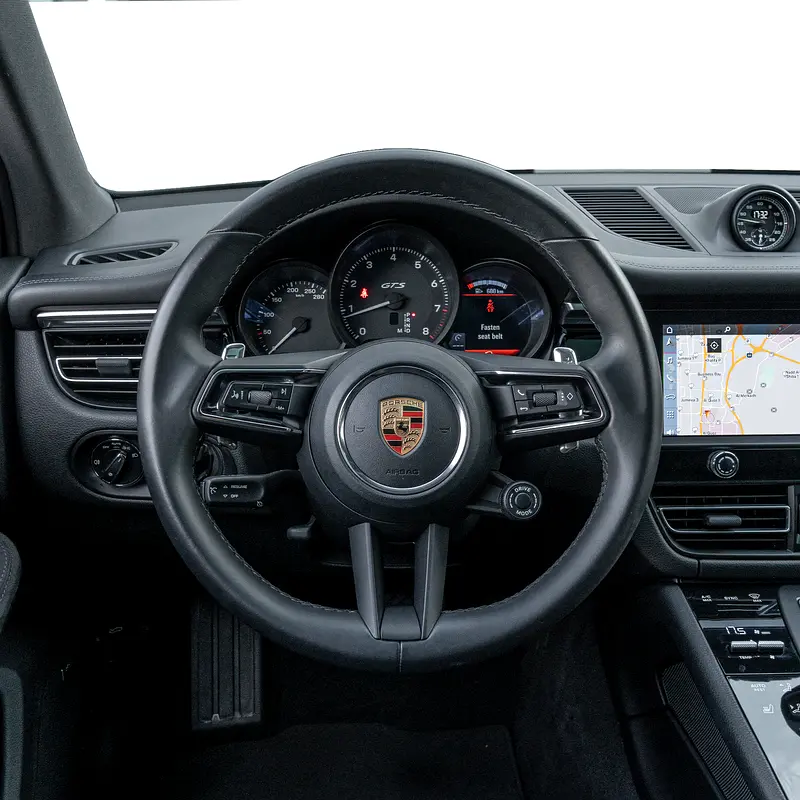 PORSCHE Macan GTS 2023 - photo 12 - Import Émirats | International Cars