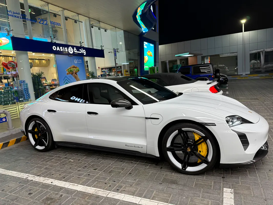 PORSCHE Taycan Turbo S 2021