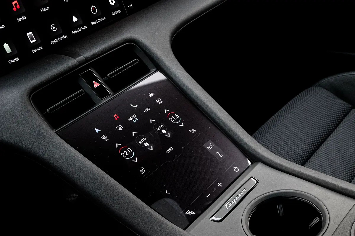 PORSCHE Taycan Standard 2023 - photo 10 - Import Émirats | International Cars