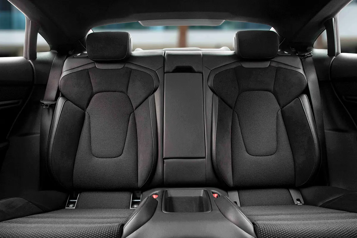 PORSCHE Taycan Standard 2023 - photo 12 - Import Émirats | International Cars