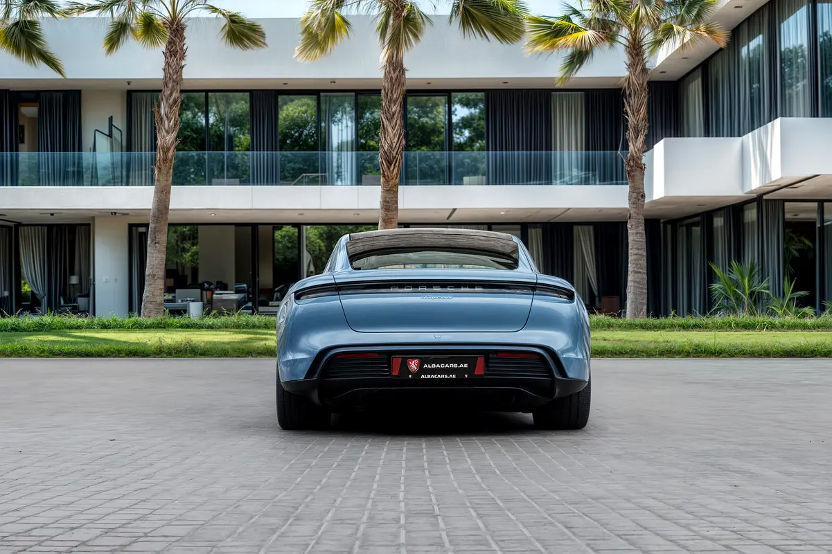 PORSCHE Taycan Standard 2023 - photo 5 - Import Émirats | International Cars