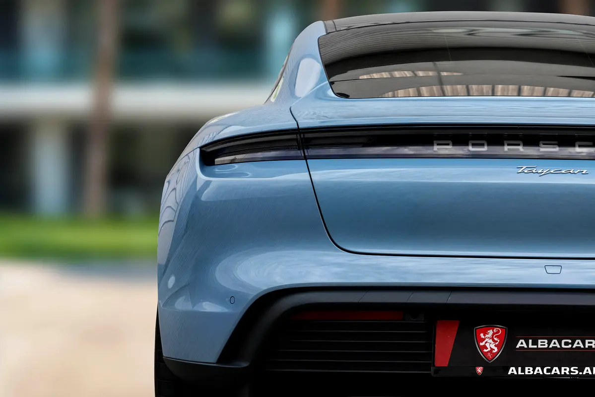 PORSCHE Taycan Standard 2023 - photo 6 - Import Émirats | International Cars