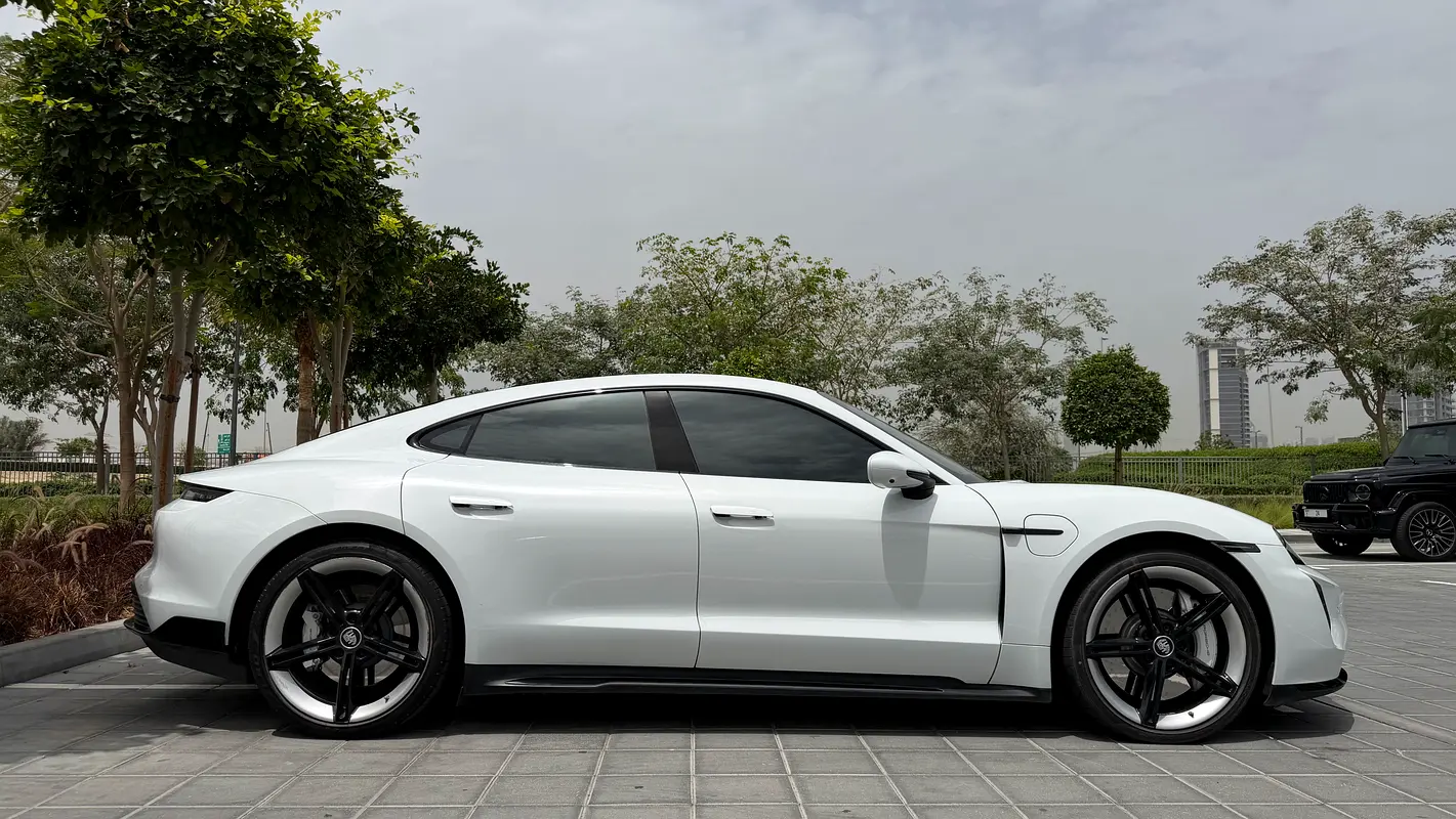 PORSCHE Taycan Turbo 2021 - photo 4 - Import Émirats | International Cars