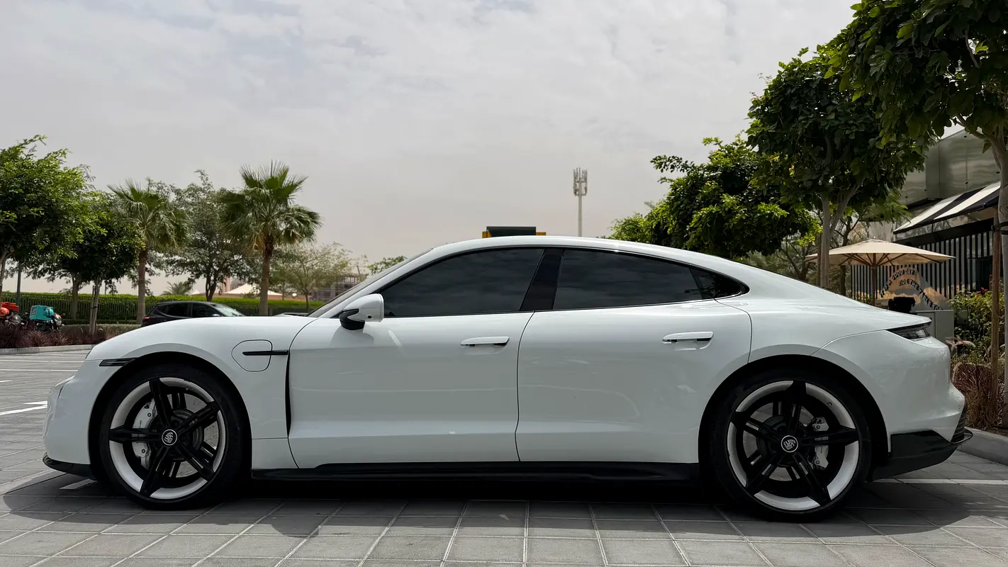 PORSCHE Taycan Turbo 2021 - photo 5 - Import Émirats | International Cars